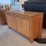 Moderna Commode.1
